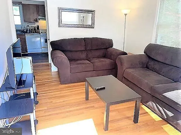 5020 Niagara Rd — Photo 3