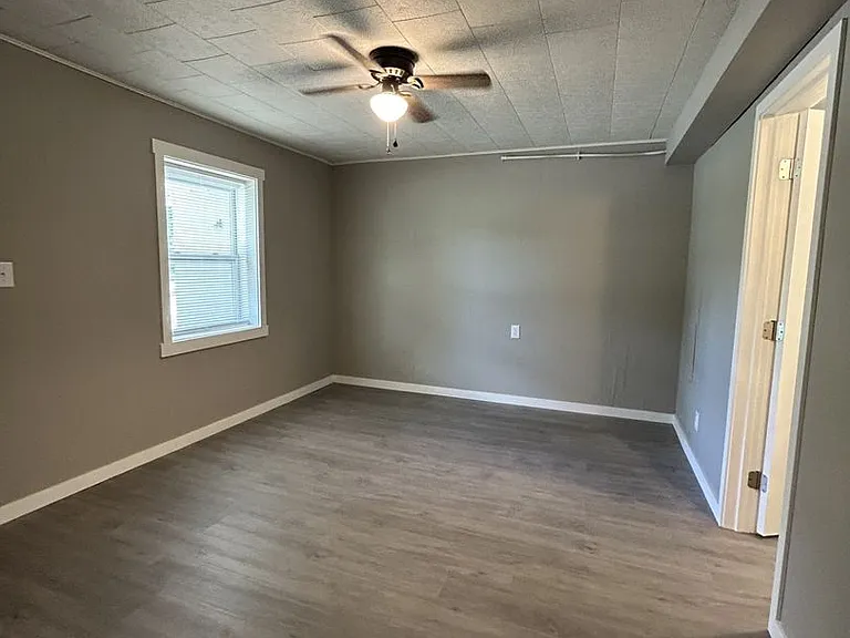 2379 Locust Rd — Photo 22