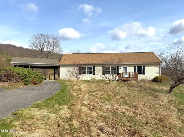 128 Patio Ln, Hyndman, PA 15545