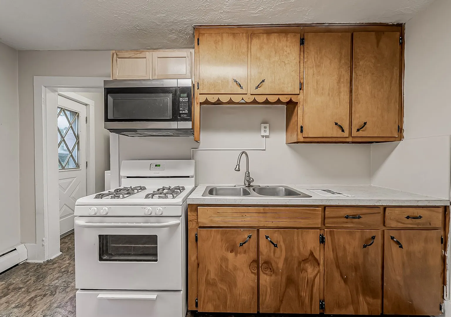 870 S. Main Street — Photo 1