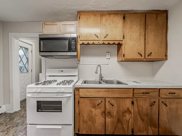 870 S. Main Street, 870 S Main St APT C, Amherst, OH 44001