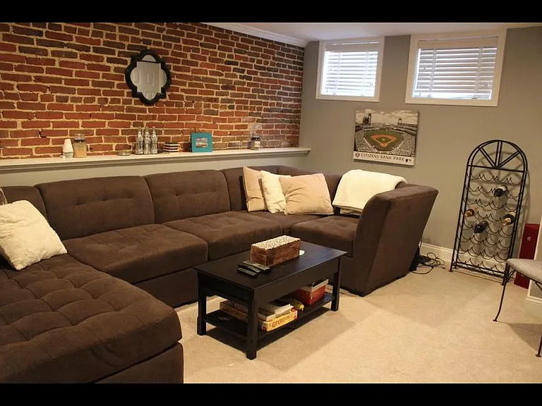 2528 Fleet St — Photo 6