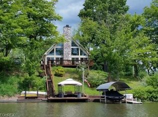 1452 Lake Vue Dr, Rome, OH 44085