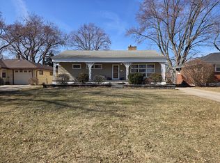 8226 Kooy Dr, Munster, IN 46321