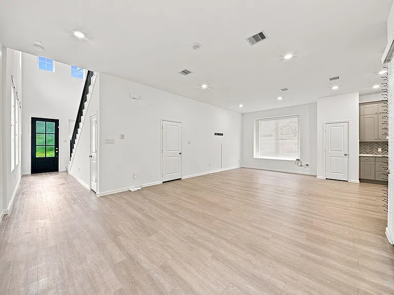 4926 Chester Lake Ln — Photo 11