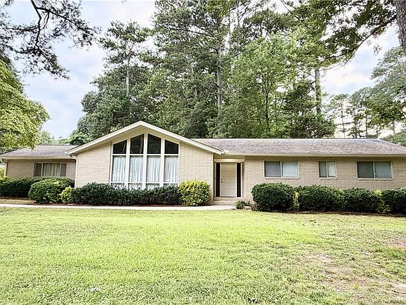 2nd image of 645 Dorsey Cir SW