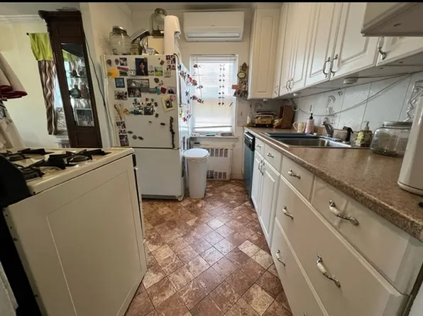 1046 East 32nd Street image 8 of 12