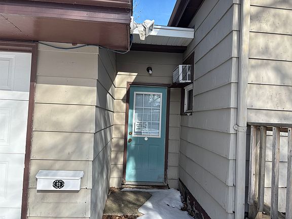 2nd image of 403 1st St SE