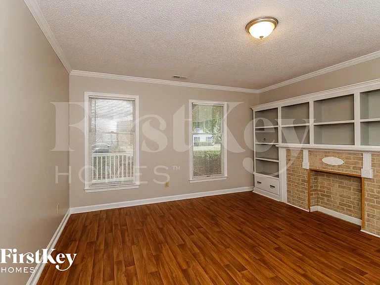 4305 Oak Glen Dr — Photo 9