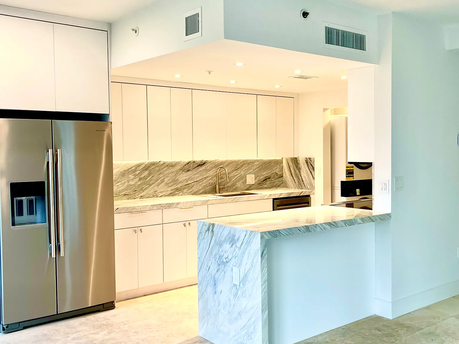 2 bed, 1150 sqft, $6,900 — Photo 4
