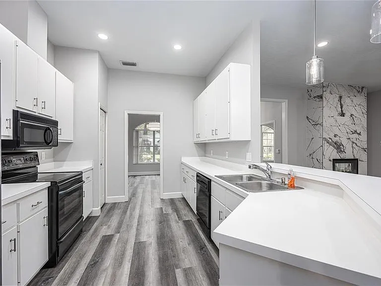 2103 SW 75th Ter — Photo 18