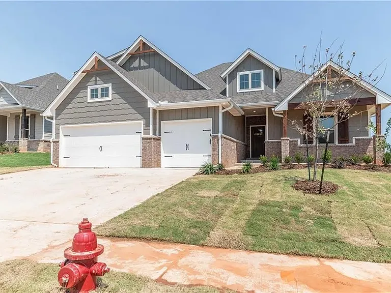 4201 Clevenger Dr — Photo 1