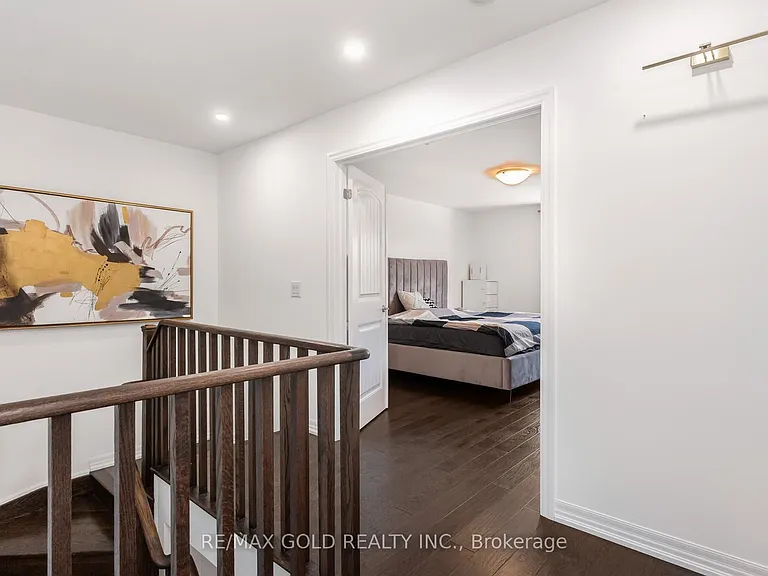 112 Hanson Cres — Photo 30