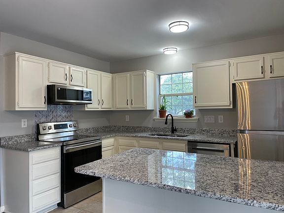 4th image of 8287 Golf Ridge Dr