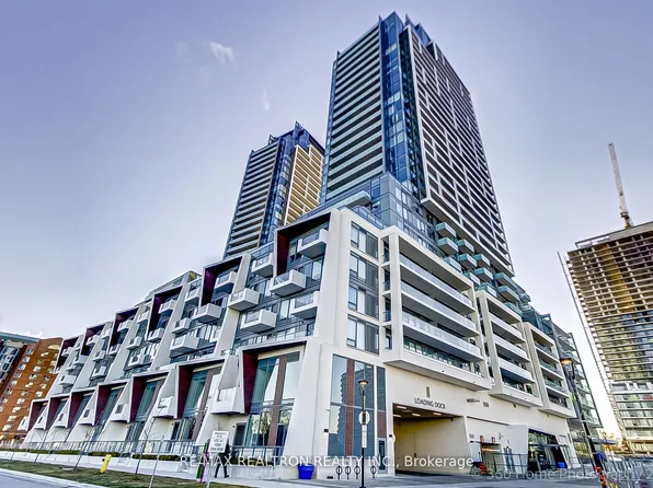 7 Golden Lion Hts, Toronto, ON