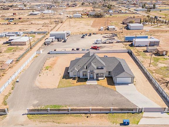 2nd image of 1020 N Navajo Ave