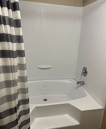4th image of 9421 Oak Bend Ct