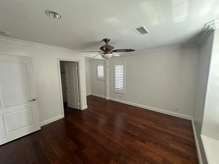 3279 Huntfield St — Photo 37