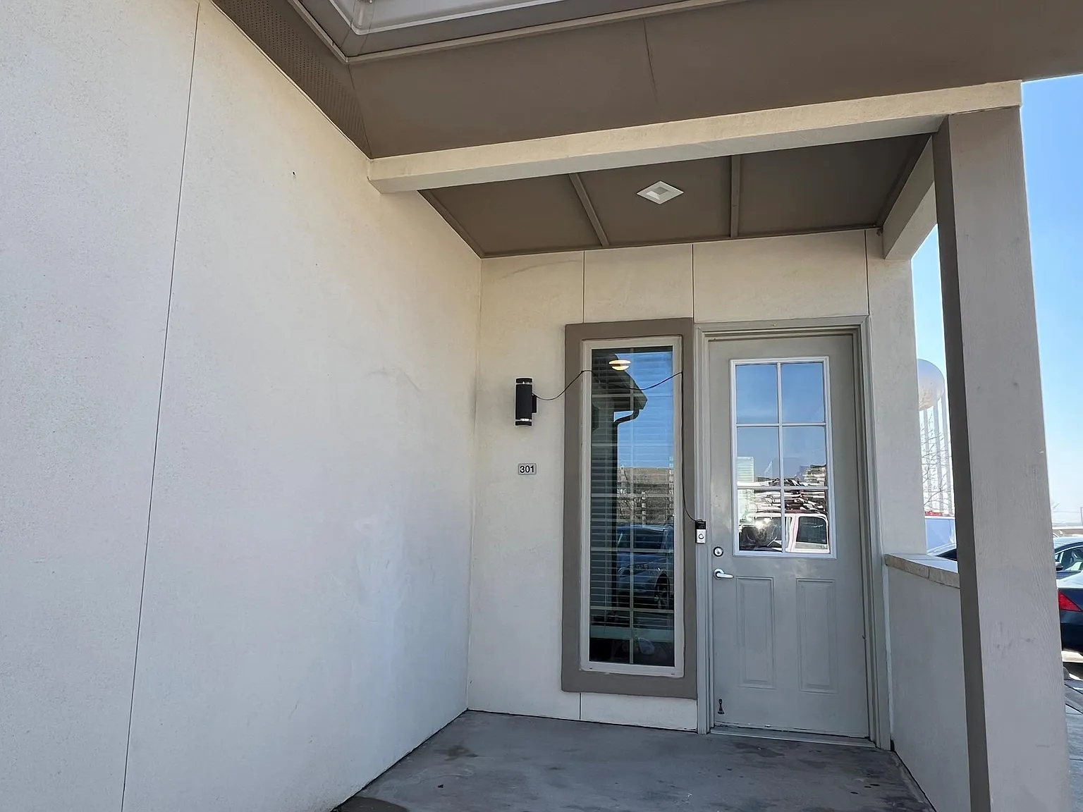 2 bed, 2.0 bath, 960 sqft, $1,590 — Photo 2