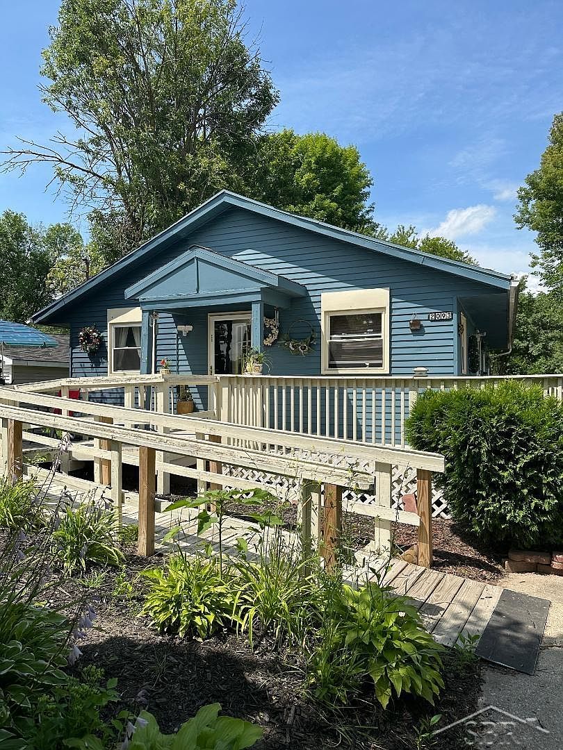 2093 California Ave, Saginaw, MI 48601 MLS 50116800 Zillow