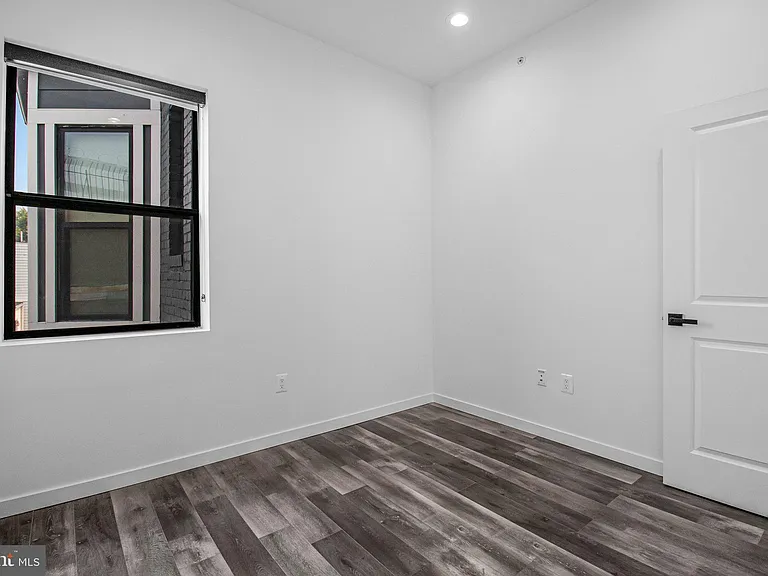 506 H St NE #302 — Photo 16
