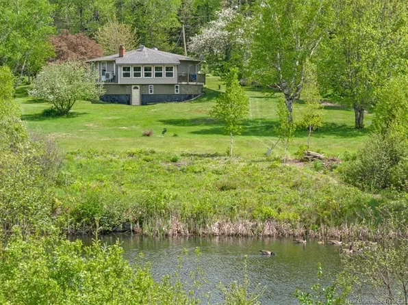 409 Damascus Rd, Hampton, NB E5N 4A8