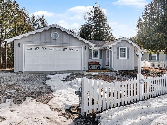 2nd image of 2357 Parkview Dr