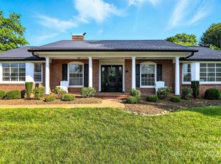 601 Pennell St NE, Lenoir, NC 28645