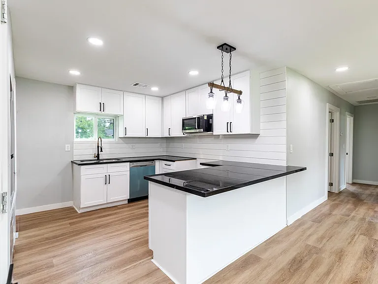 9529 Fairland Dr — Photo 4