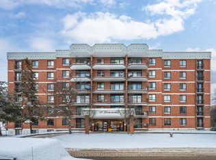 14 Greenview Dr #505, Kingston, ON K7M 7T5