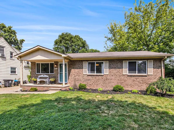 8702 Fremont St, Westland, MI 48185