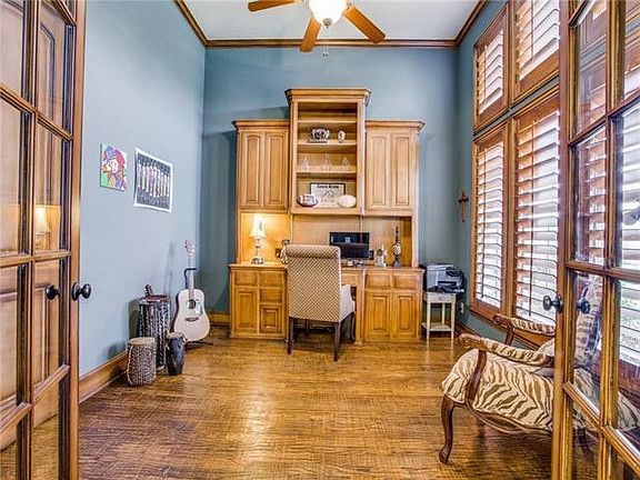 5th image of 3104 Twin Lakes Dr