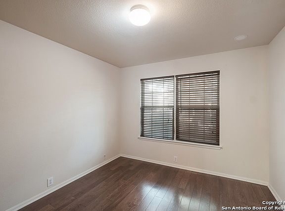 5th image of 3811 Bennington Way