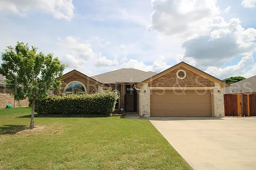 702 W Orion Dr Photo 1