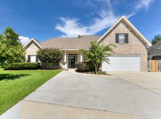 500 Mossy Oak Cir, Madisonville, LA 70447
