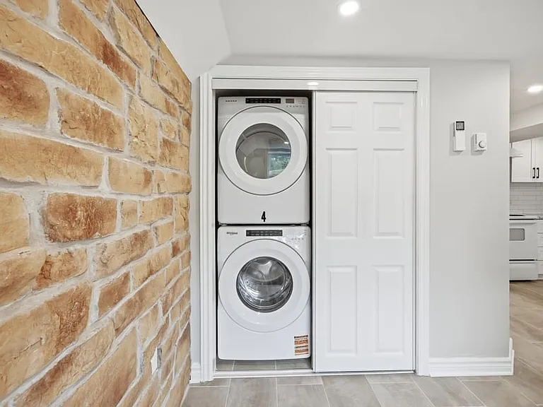 1225 Old Montreal Rd #4 — Photo 9
