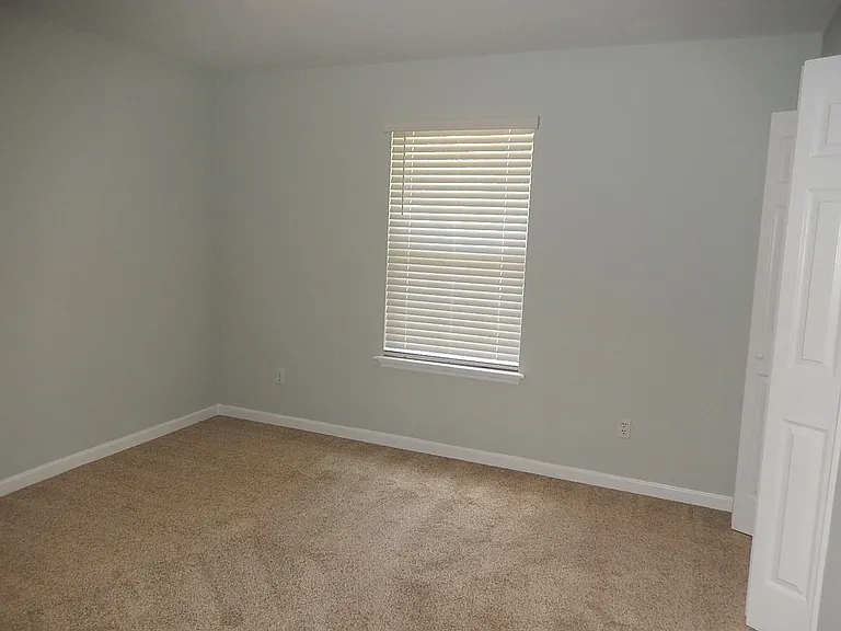 1858 Vineland Ln — Photo 31