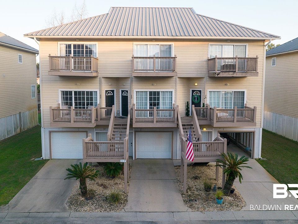 1st image of 4 Yacht Club Dr APT 11