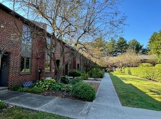 34 Webster Ct, Amherst, MA 01002