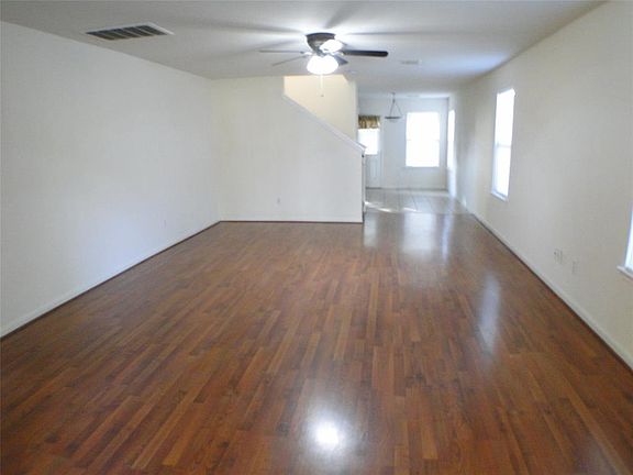 3rd image of 8534 Village Hollow Ln