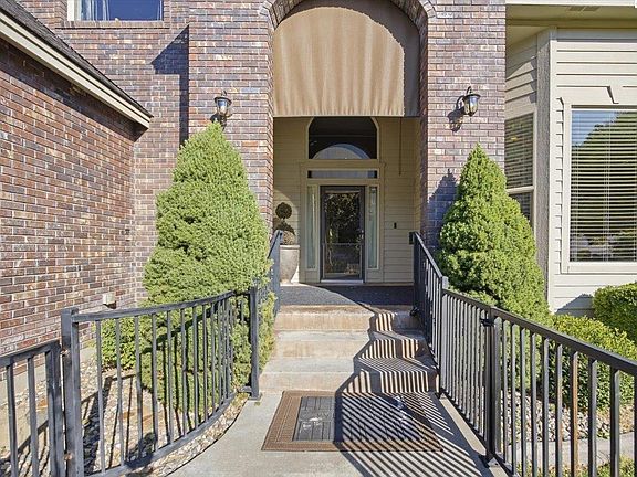 3rd image of 4607 Adobe Dr