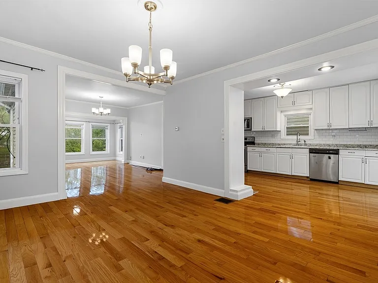 7 Pine St #2 — Photo 6