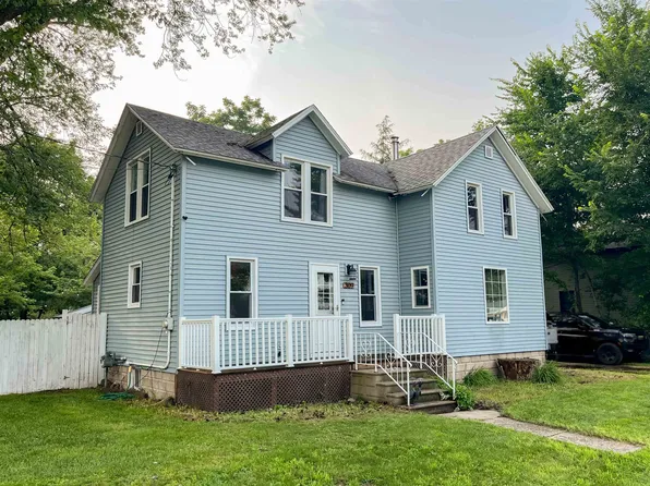 309 N Main St, Westfield, WI 53964