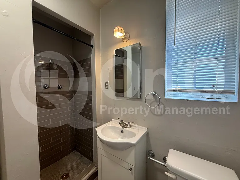 324 S 6th Ave #D — Photo 10