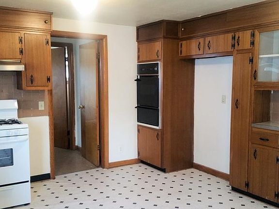 4th image of 3031 Gove St