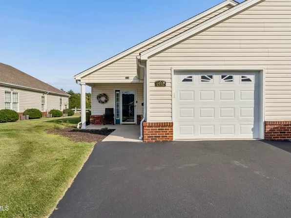 1572 Pinecone Cir, Kingsport, TN 37660