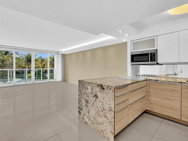 100 Bayview Dr #223 — Photo 5