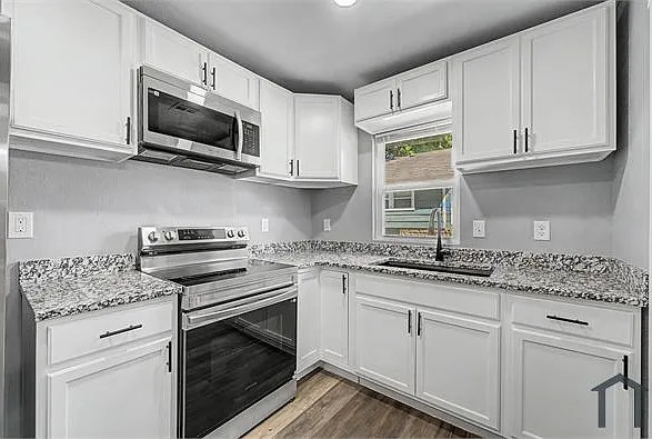 209 N Xenophon Ave #A — Photo 5