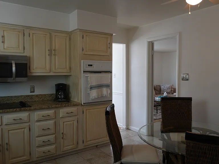 453 Berkshire Dr — Photo 10