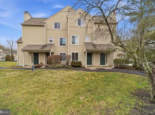 118 Woodlake Dr, Marlton, NJ 08053